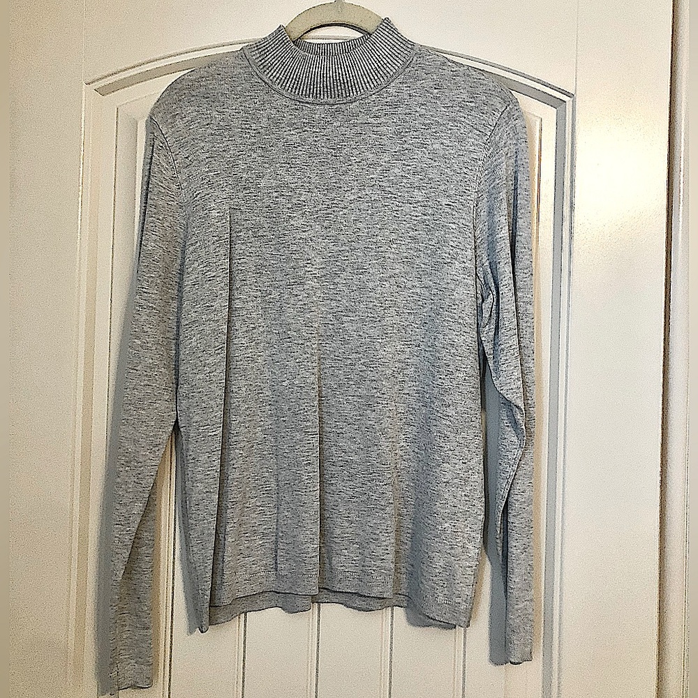 Chico’s Long Sleeve Gray Ribbed Mock Turtleneck Sweater-Size M- Like New!